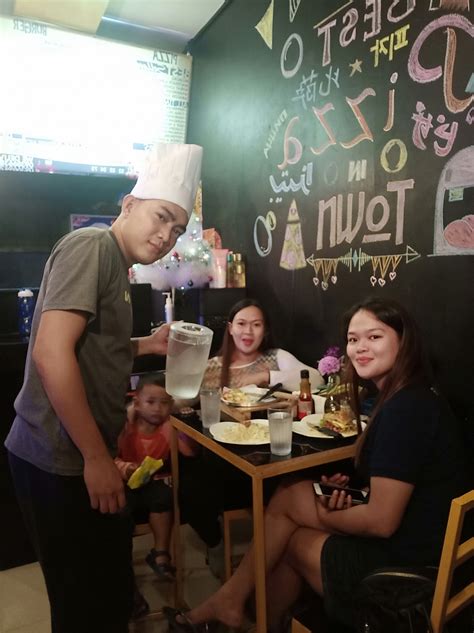 hamburger cabanatuan city|Munchbox Burger .